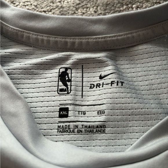 BOSTON CELTICS T SHIRT - Picture 3 of 4